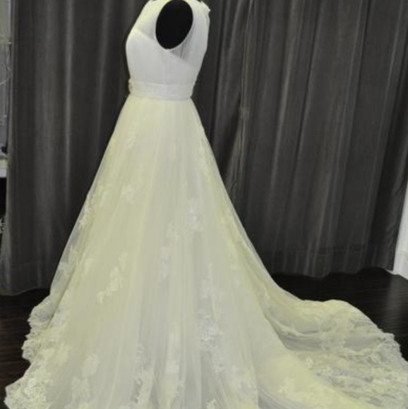 Pronovias "Oceania" wedding dress - Picture 6 of 7